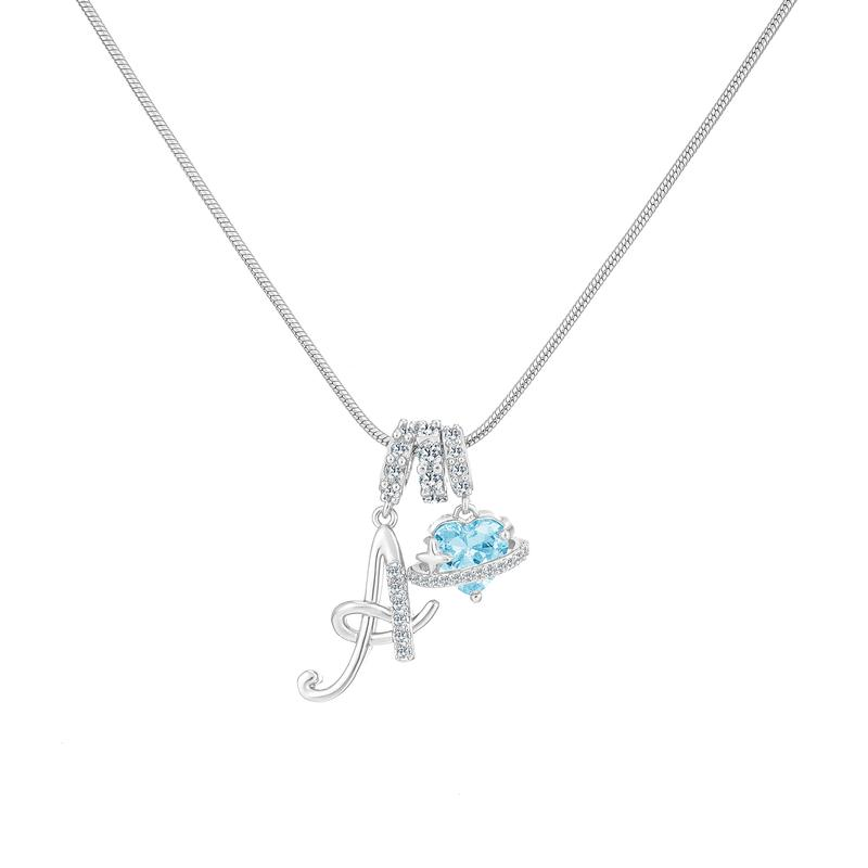 Collana con ciondolo a cuore con iniziale